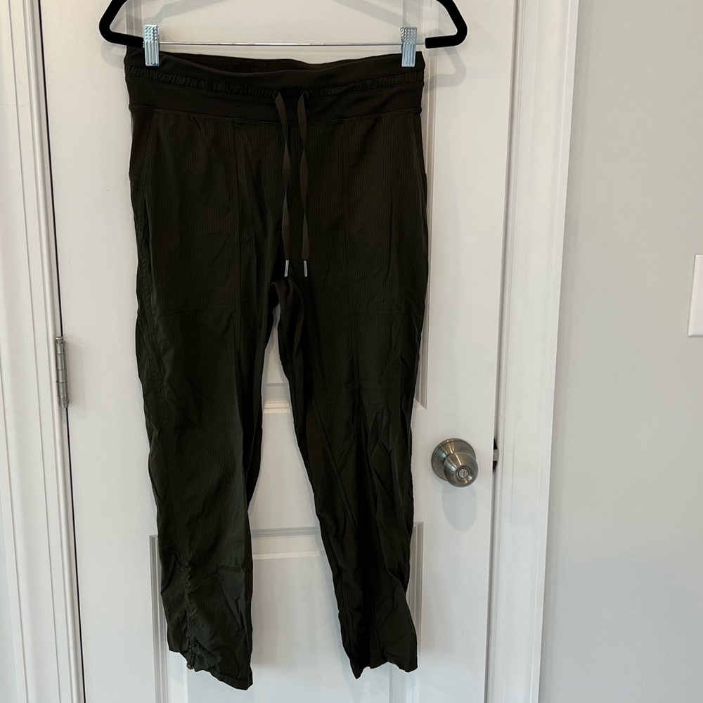 lululemon forest green pants size 4